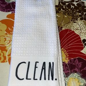 Brand new Rae Dunn set of 2 kitchen towels